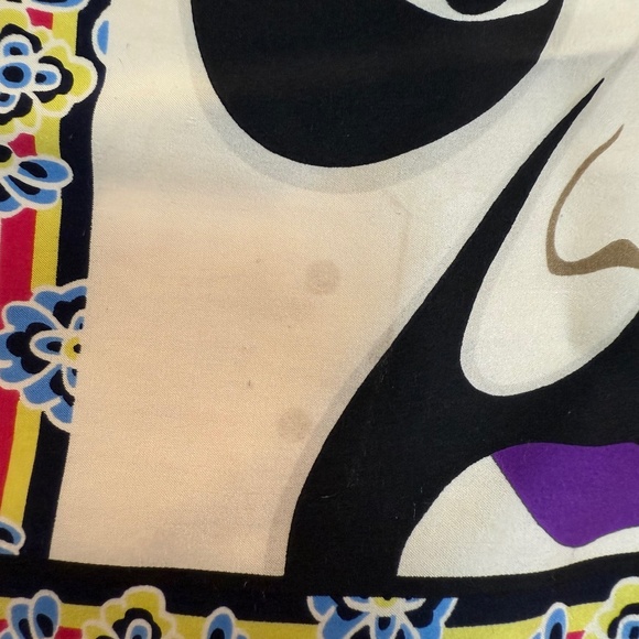 Wensli 100% Silk Scarf – 33” Square – Opera Mask Print – 33" Square - Picture 7 of 9